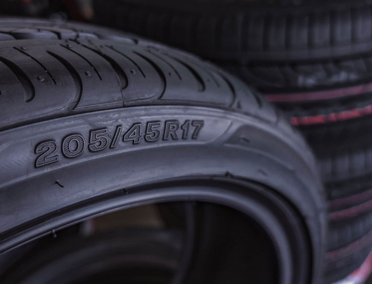 Jak poradzić sobie z przymarzającymi uszczelkami samochodowymi?