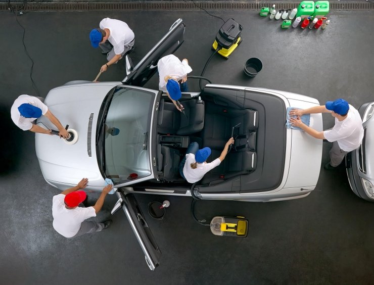 Mycie samochodu zimą - wybór metody